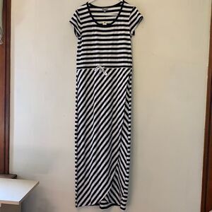 T Talbots black and white maxi dress with tied waist Size S NWT